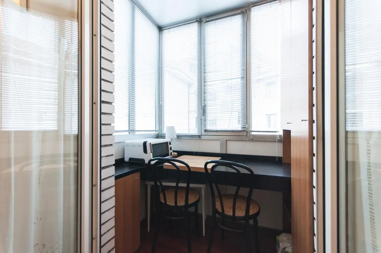 Terrace Garden View Apartment Near Metro Stop Milano